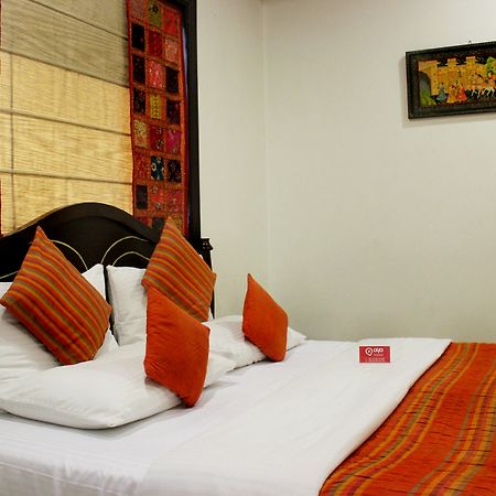 Oyo Premium Rajouri Garden Janta Market New Delhi Exterior foto