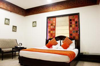 Oyo Premium Rajouri Garden Janta Market New Delhi Exterior foto