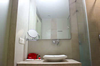 Oyo Premium Rajouri Garden Janta Market New Delhi Exterior foto