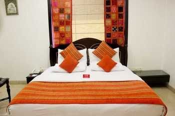 Oyo Premium Rajouri Garden Janta Market New Delhi Exterior foto